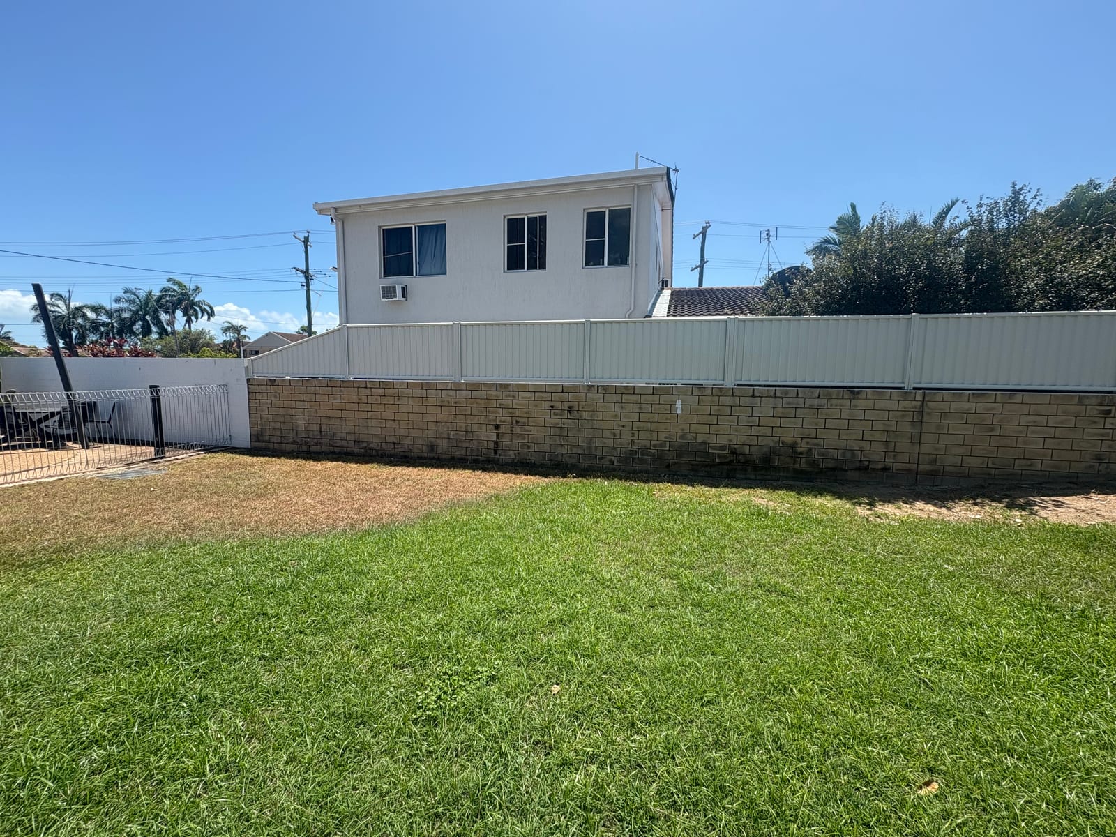 Colorbond fence installed in Townsville