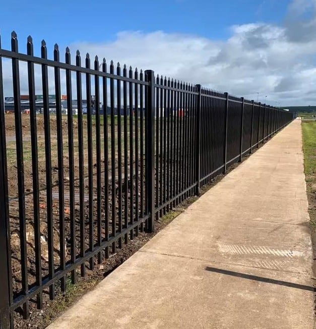 Spear-top aluminium security fencing in Townsville