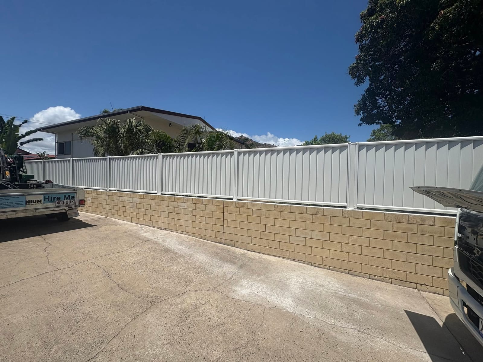 Colorbond fence along a Townsville driveway