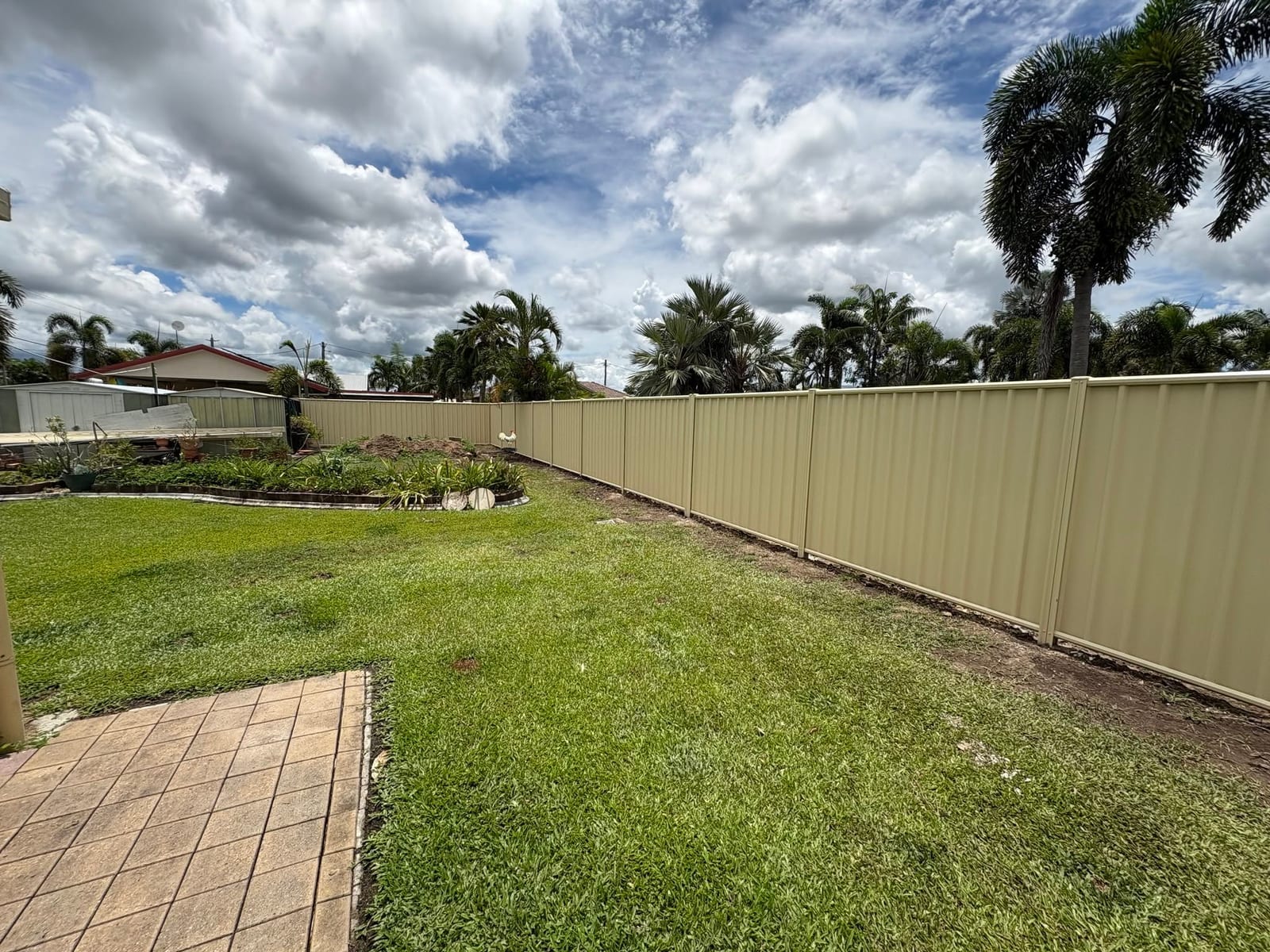 Colorbond fencing installed by G & T Hire in Townsville