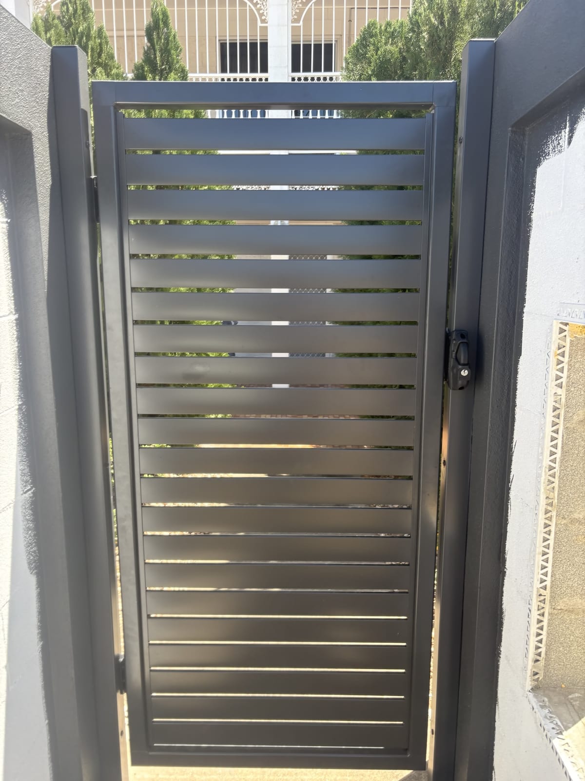 Aluminium slat pedestrian gate with keypad lock, Townsville