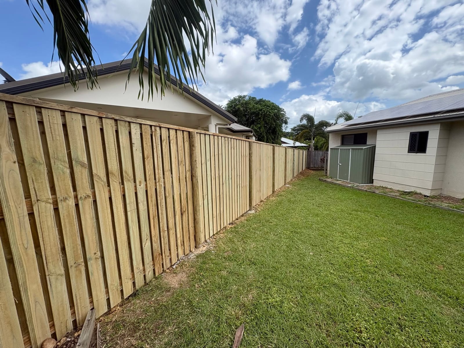 New timber paling fence built by G & T Hire in Townsville